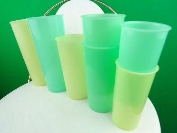 Vintage Retro Tupperware Tumblers Drink Cups 1950s 1960s Mid Century Set 7 Yellow Green Plastic Kitchen Serving Home Live Decor Party Gift