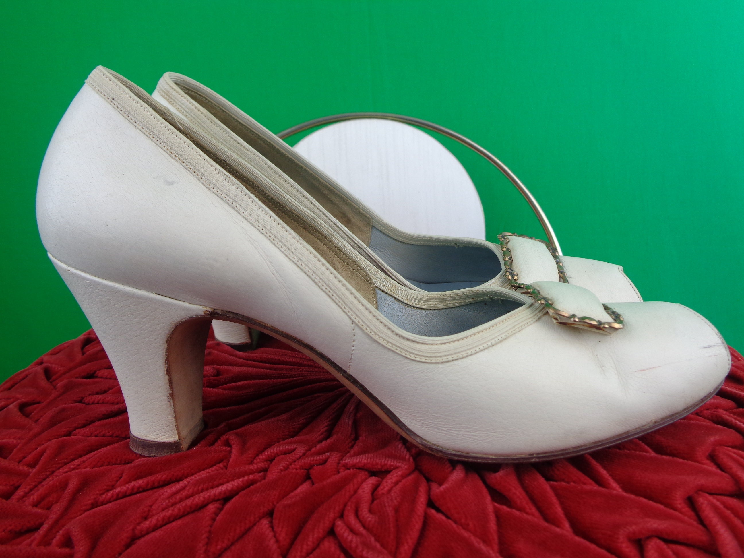 Vintage Retro Accessorie White Leather Pumps Shoes Heels Vintage Retro Accessorie White Leather Pumps Shoes Heels