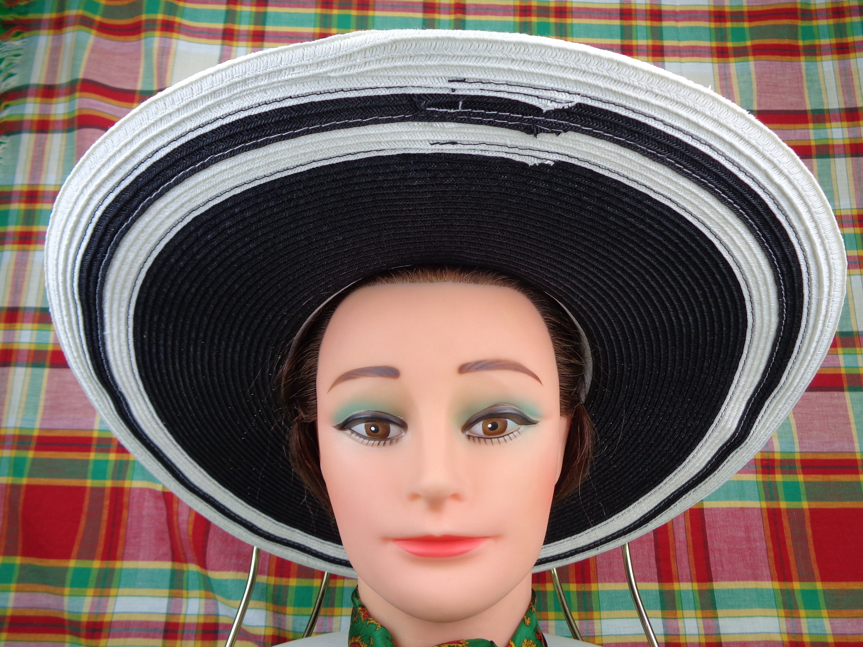 Vintage Retro Womens Girls Accessorie XL Large Sun Hat 54 1/2 Black White Stripe Stack Raffia Straw Brim Plater Saucer Top Formal Cocktail