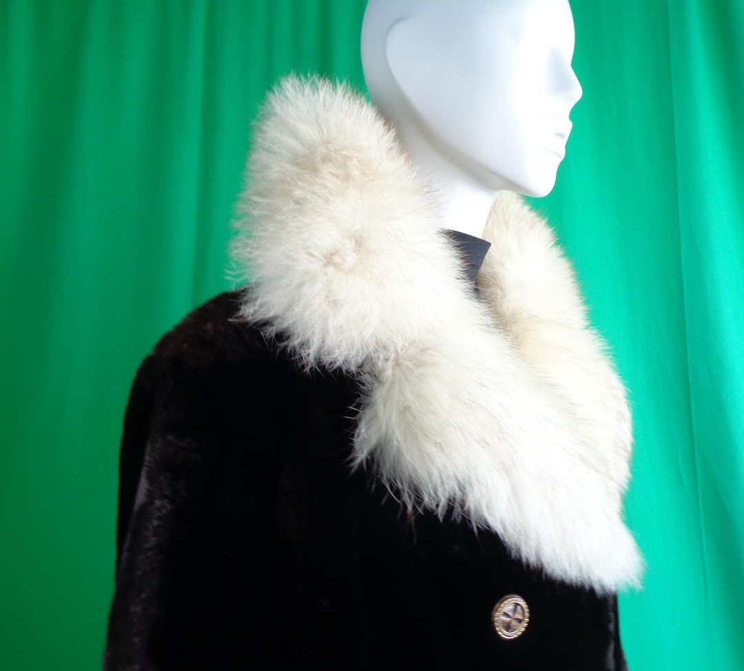 Vintage 1940s-50s Beaver Fur Coat With Fox Collar, Size 16 LG