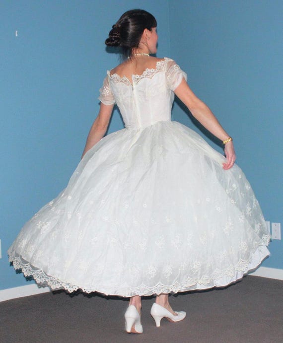 Vintage Retro Clothing Off White Chiffon Dress Ball Gown Slip Eyelet Lace 1940s 1950s Mid Century XS Bridal Wedding Party Formal Prom Gift