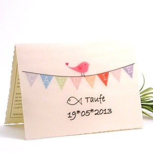 Tarjeta de felicitación con banderines de colores y nombre personal por tu bautizo