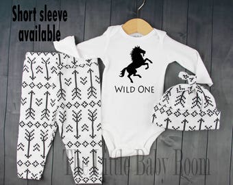Boys Girls Coming Home Outfit Set,Wild One,1st Bday,First Birthday,Black & White Arrow,Baby Leggings,Customized Onesie,Gift,Baby Boys,Horse