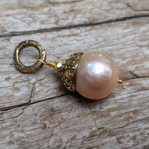 Rosa Perlenanhänger, Groß Perlenanhänger, Rosa Anhänger, Rose Gold Perlenanhänger, Einzelperlenanhänger, Perlenanhänger Halskette, Eichel Anhänger