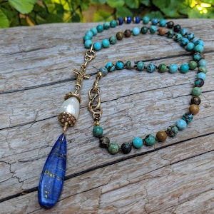 Natürliche Türkis & Lapis Lazuli Halskette, Kreuz Halskette, Statement Halskette, Layering Halskette, Multi Stein Halskette, Boho Halskette