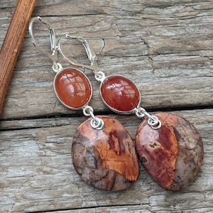 Oorbellen jaspis en carneool, oorbellen, unieke oorbellen, oorbellen met meerdere stenen, statement oorbellen, lange boho-oorbellen, ambachtelijke oorbellen