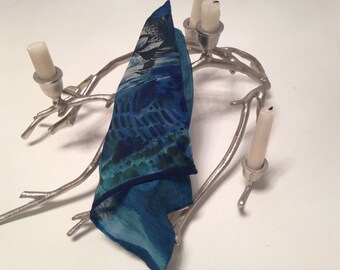 Reversible pocket square, 1 side blue/green nature pattern, 1 side duck or feather patterns in blue/green