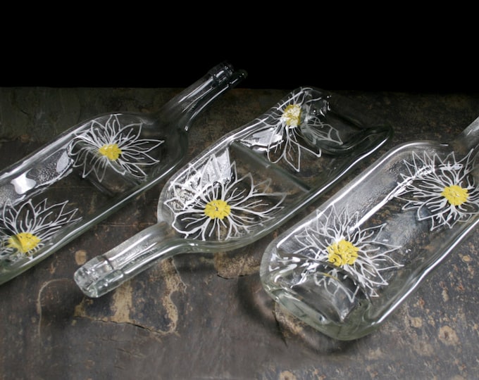 Snack & Dip dishes 'Daisy'  ~ Hand painted, Eco-friendly, recycled melted glass bottles. Condiment / dip / serving dishes. Large white Daisy