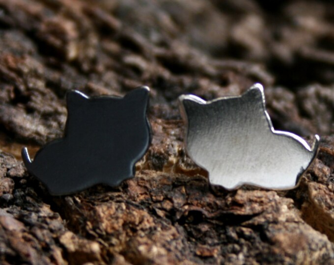 Cute Cat. Sterling Silver stud earrings. 'Forest friends' collection. Exclusive design. Eco-friendly Natural or Black silver. Kitty. Cats.