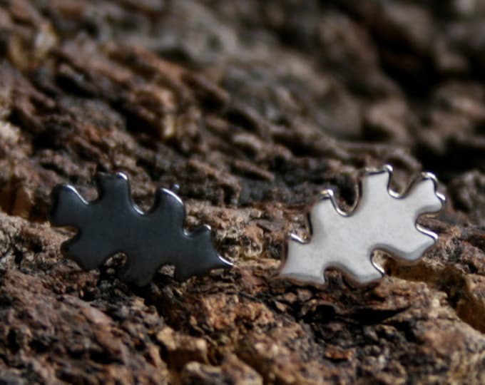 Oak Leaf. Sterling Silver ear studs. 'Forest friends' collection. Exclusive design. Eco-friendly Natural or Black silver. Tiny Oak Leaves.