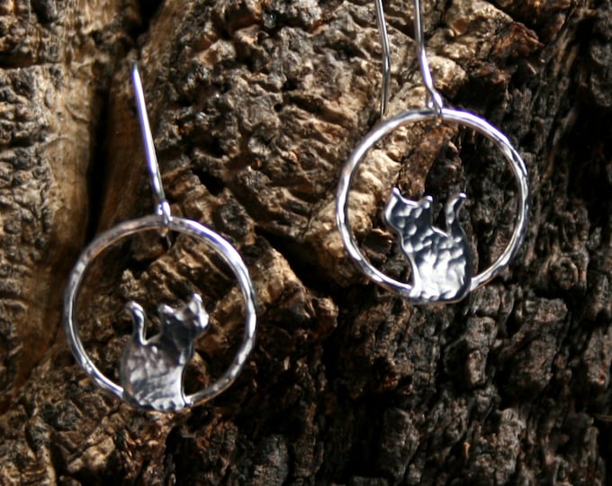 Little Cat. Sterling Silver dangle earrings. 'Forest friends' collection. Little kitties. Tiny pussycat. Kitty cat. Kitten cat.