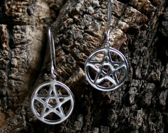 Pentacle earrings ~ Sterling Silver Pentagram. Drop earrings. Dangly earrings.