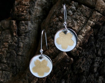 Artisan Keum Boo earrings 'Little flower' Traditionally hand made with a satin shimmer finish. Sterling Silver & 24k gold. Fish hook wires.