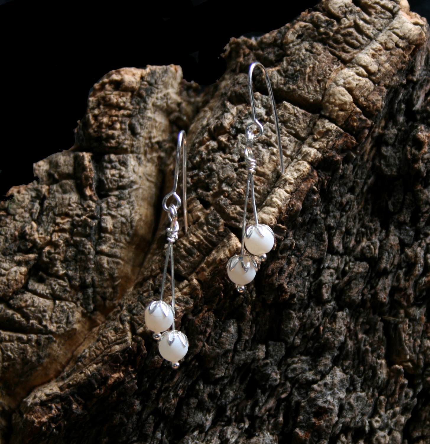 Beautiful Berries. Sterling Silver and White Agate floral drop earrings. Exclusive design. Flower drops. Bridal white. Wedding, Bridesmaid.