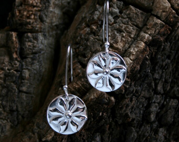 Handmade 'Ma Petite Fleur - Silver drop' Flower earrings. Floral earrings. Hand made sterling silver drop earrings. Simple flower earrings