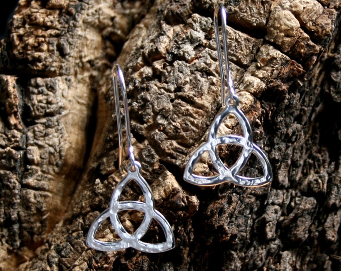 Triquetra earrings ~ Sterling Silver Celtic Knot. Drop earrings. Dangly earrings. Choose either a Hammered or Plain finish.