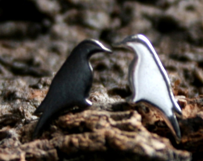 Crow. Sterling Silver ear studs. 'Forest friends' collection. Tiny crows. Exclusive design. Eco-friendly Natural or Black silver.