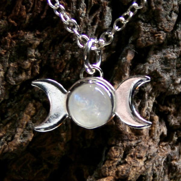 Sterling Silver Celtic Knot Triple Moon Goddess Pendant – With Natural Rainbow Moonstone