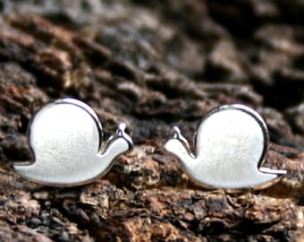 Snail. Sterling Silver stud earrings. 'Forest friends' collection. Exclusive design. Ear studs. Little snails. Eco-friendly recycled silver.