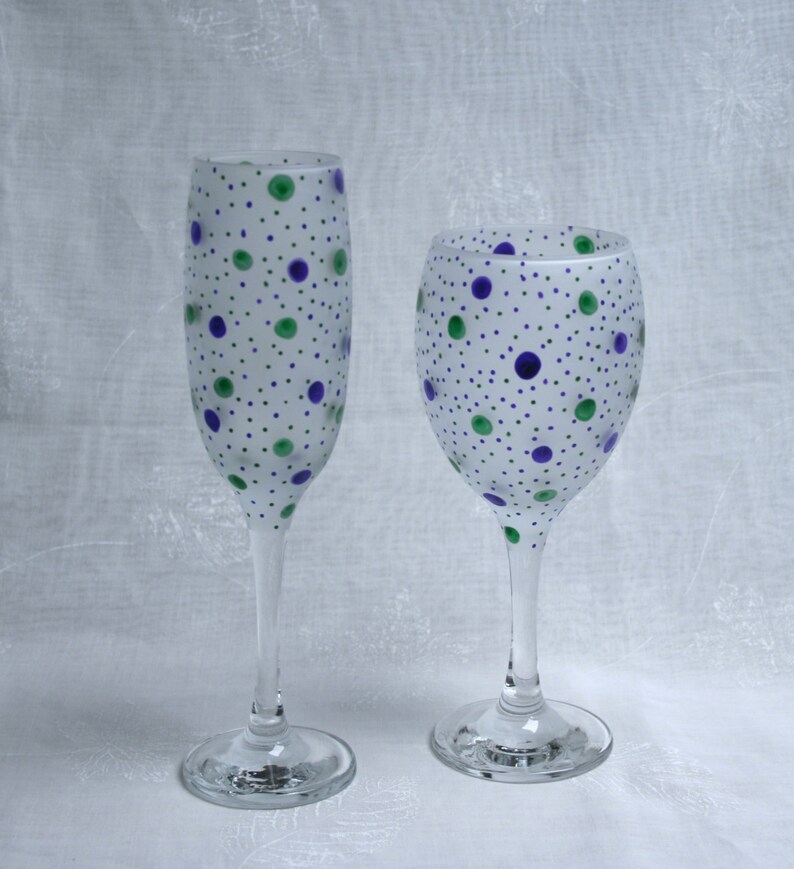 Exclusive design wine glass with purple and green dots and spots encircling an etched bowl Dotty about You Purple /& Green hand painted