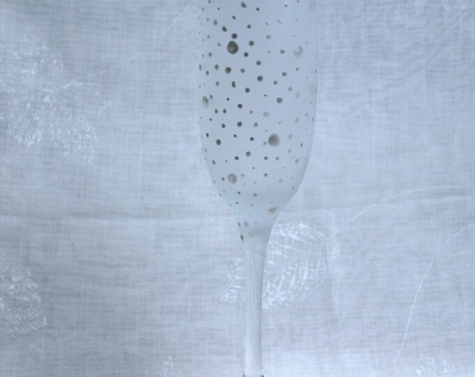 Dotty about You! Silver. Exclusive design, hand painted champagne glass with metallic silver dots and spots encircling an etched bowl