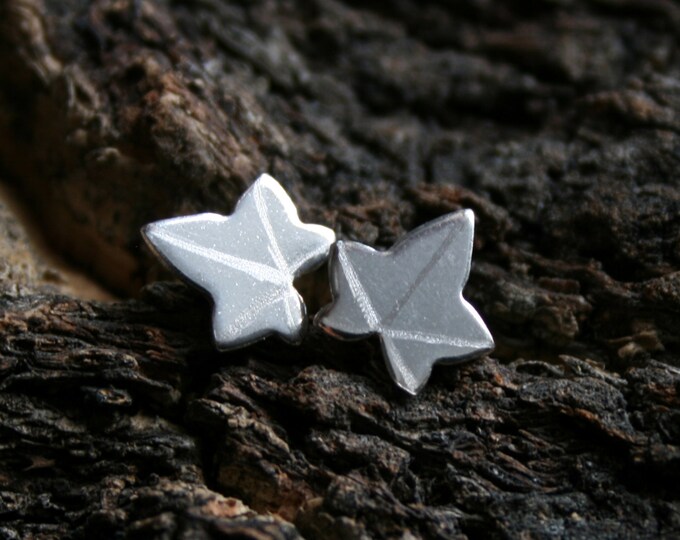 Ivy leaf. Sterling Silver stud earrings. 'Forest friends' collection. Exclusive design. Ear studs. Eco-friendly silver. Little ivy leaves.