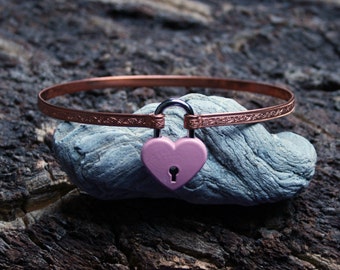 Locking BDSM collar. Patterned copper band with a working heart shape padlock & 2 keys. Choose pattern and padlock color. Can be engraved