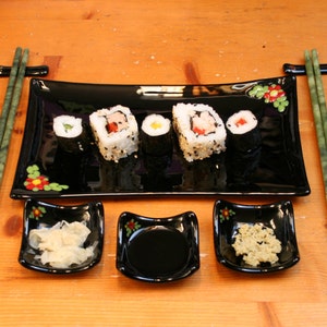 Fused glass Sushi set &#39;Flora Black - in Red&#39; An 8 piece large serving set with eating plates. With red flowers & green leaves set on black