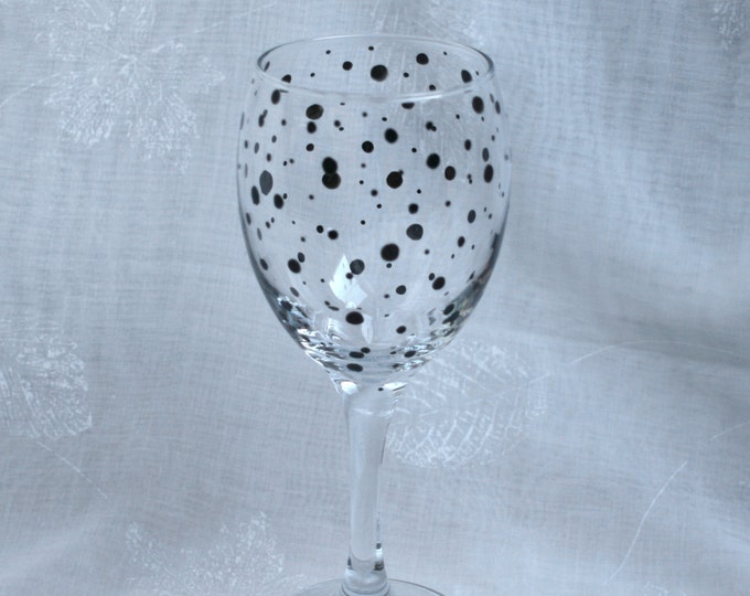 Polka Dot - Black - An exclusive design, hand painted, wine glass featuring black polka dots encircling the bowl.