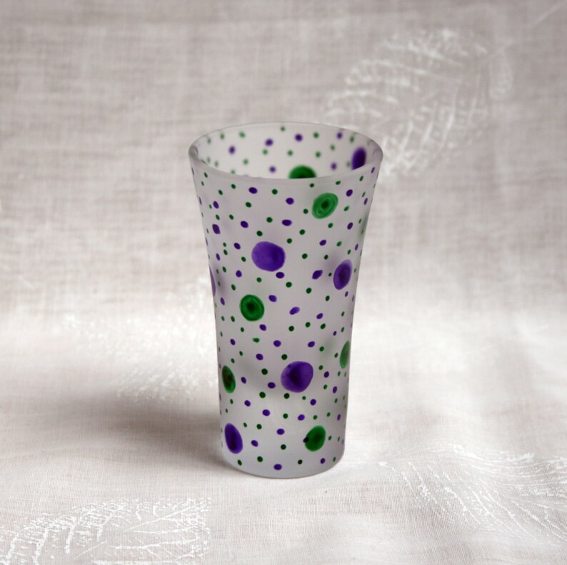 Exclusive design wine glass with purple and green dots and spots encircling an etched bowl Dotty about You Purple /& Green hand painted