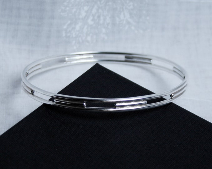 Sterling silver bangle 'Unity' Traditionally hand made bracelet made from Fully UK Hallmarked Sterling Silver.