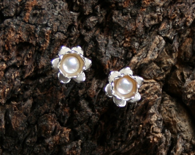 Peony ~ Pearl stud earrings ~ Wildflower series ~ Exclusive design sterling silver flower earrings. Floral. Little flower. Bridal studs.