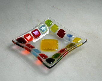 Bejewelled (D4), mosaic series, fused glass ring dish / earring dish in a range of vibrant hues. Red/Yellow/Orange/Green/Blue.