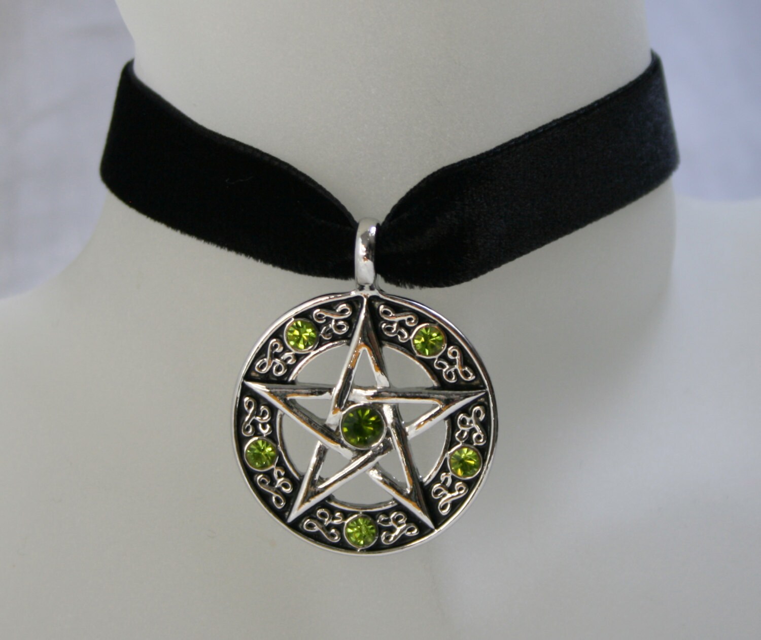 Pentacle choker deals