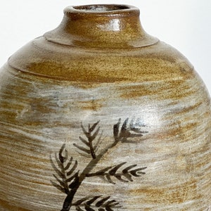 Hand made vase in chocolate stoneware, in an oval shape, and decorated in white slip with a wheat motif in black ink. image 3