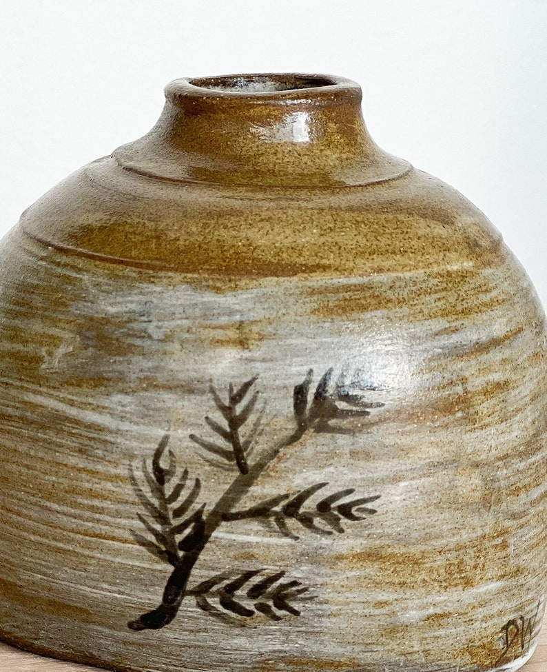 Hand made vase in chocolate stoneware, in an oval shape, and decorated in white slip with a wheat motif in black ink. image 3