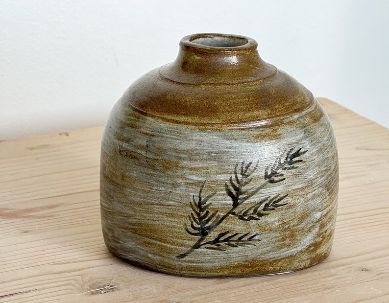 Hand made vase in chocolate stoneware, in an oval shape, and decorated in white slip with a wheat motif in black ink. image 2