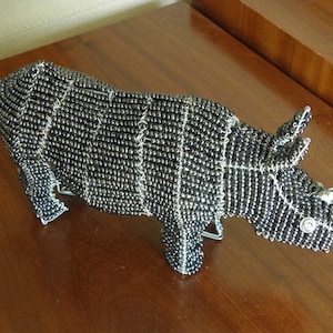 Afrikanische Perlen Draht Tier Skulptur Nashorn Medium Grau Bild 1