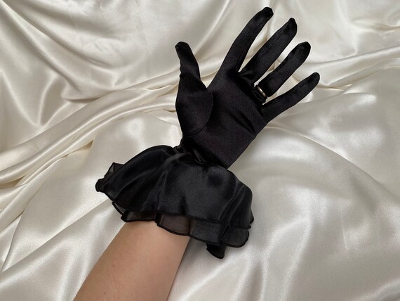 Short silk gloves online