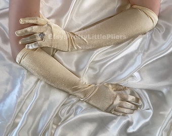 Pinkham cream peach bri-nylon rushed opera gloves Made in England Size 7 1960s