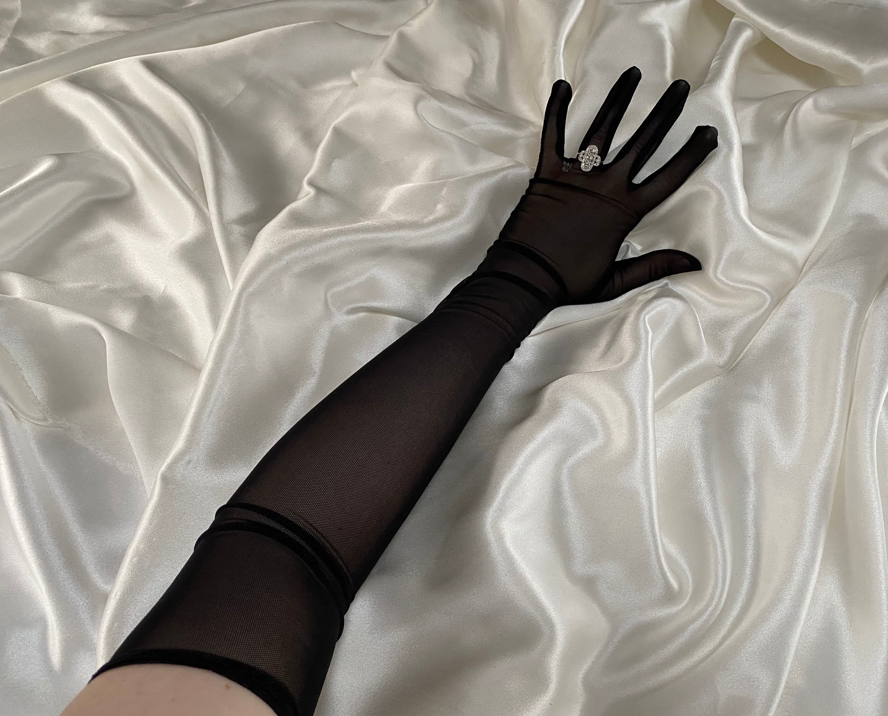 Black on sale evening gloves