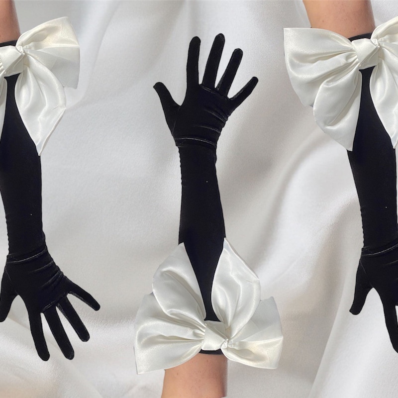 Full-Length Shirred Opera Gloves in White