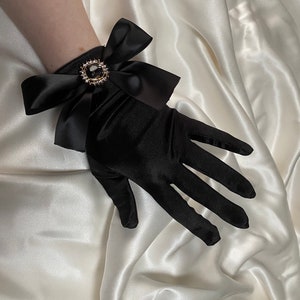 Black satin wrist gloves discount