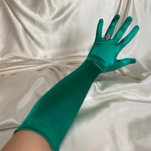 green fingerless opera gloves