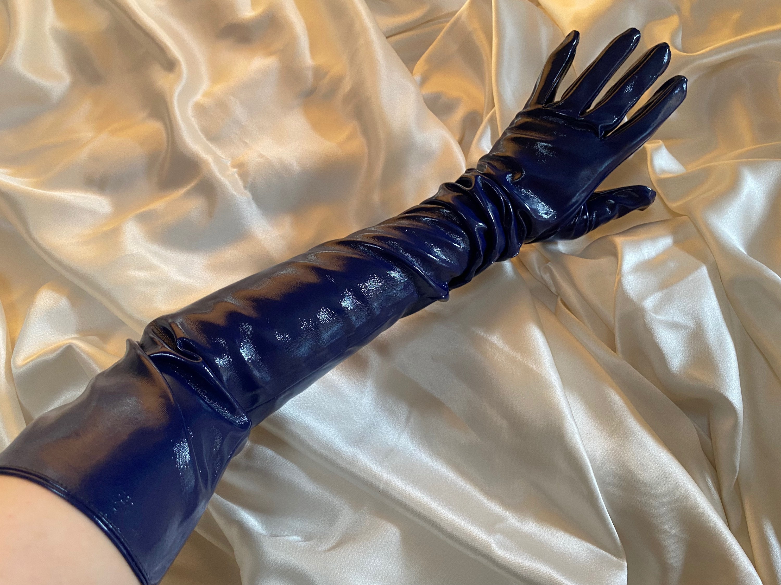 Gants en latex rouge longueur coude sans couture – Skin Two UK