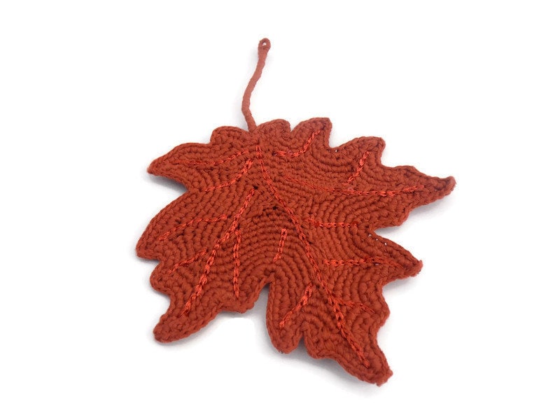 40 Maple Leaf Crochet Patterns for Autumn Decor, Gifts, and Cozy Home Accents 14 Crochet Pattern Realistic Maple Leaf on Wire Frame