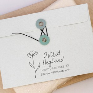 Kleine adresstempel One Line Flower Lilja tot 4 regels