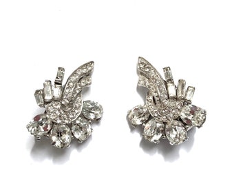 Vintage Sparkly Clear Rhinestone Earrings