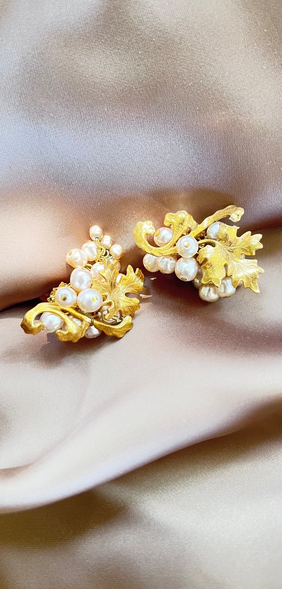 Miriam Haskell Pearl Grape Motif Brooch and Earri… - image 9