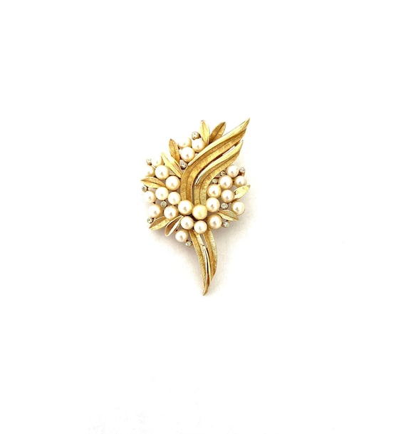 Signed Crown Trifari Gold and Faux Pearl Brooch C… - image 1